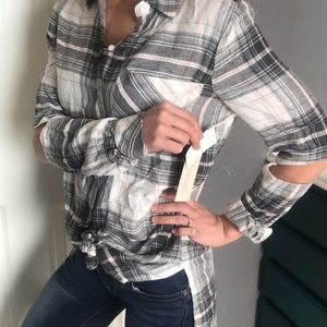 XXS two by Vince Camuto top